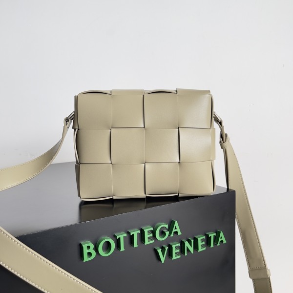 Bottega Veneta BV Men's Camera Bag Taupe #730027
