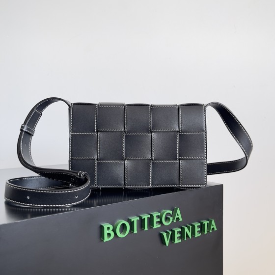 Bottega Veneta bv Cassette embroidered thread five compartment leather handbag black white thread #758105