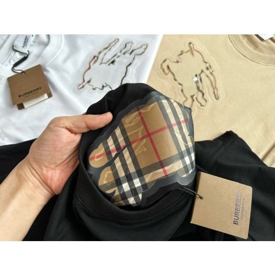 Burberry...Equestrian Concave-Convex Three-dimensional Double Layer Laser Embossed Embossed T-Shirt