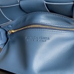 Bottega Veneta Cassette 5-panel lychee print dark blue #666870