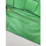 Bottega Veneta Cassette 5-panel lychee pattern Parrot Green #666870