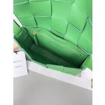 Bottega Veneta Cassette 5-panel lychee pattern Parrot Green #666870