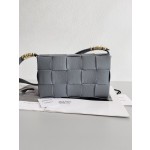 Bottega Veneta Cassette 5-panel lychee print Lightning Grey #666870