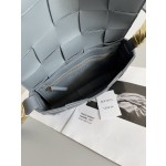 Bottega Veneta Cassette 5-panel lychee print Lightning Grey #666870