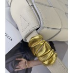 Bottega Veneta Cassette 5-panel lychee print white #666870