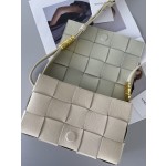 Bottega Veneta Cassette 5-panel lychee print white #666870