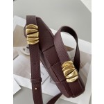 Bottega Veneta Cassette 5-panel lychee print date red #666870