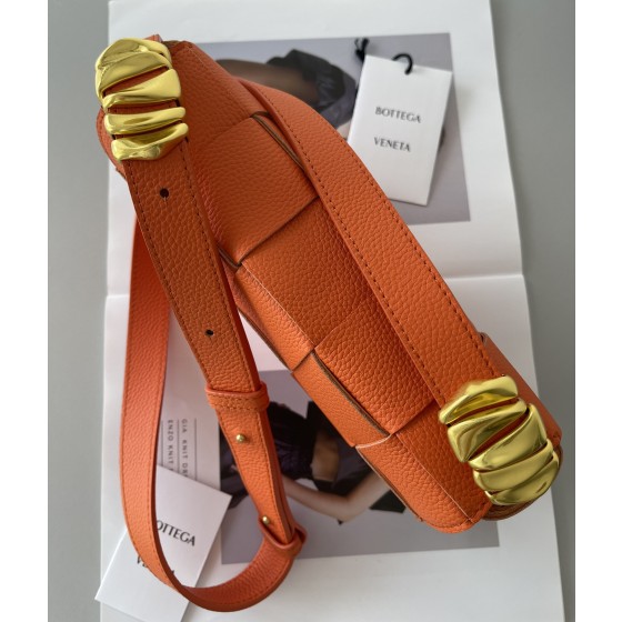 Bottega Veneta Cassette 5-panel lychee print Maple Brown #666870