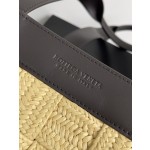 Bottega Veneta Straw Torte #730874