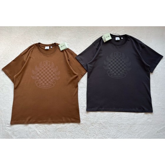 Burberry…checkerboard print round neck short sleeves