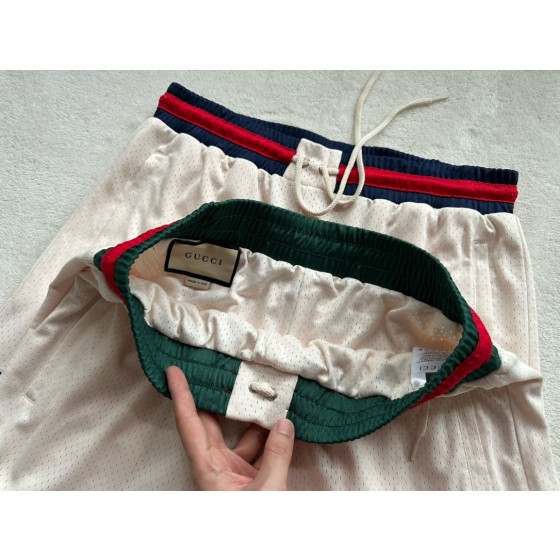 Gucci... new sports mesh fabric, iconic color contrast stitching sports shorts