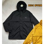 Burberry...New series of explosive three-color horse knight jackets