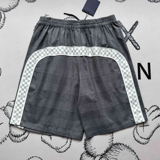 Louis Vuitton universal gray shorts with leather webbing
