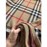 Burberry spring and summer latest classic check sheep wool blend sweater suit shorts