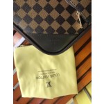 LOUIS VUITTON trapezoidal pull rod