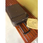 LOUIS VUITTON trapezoidal pull rod