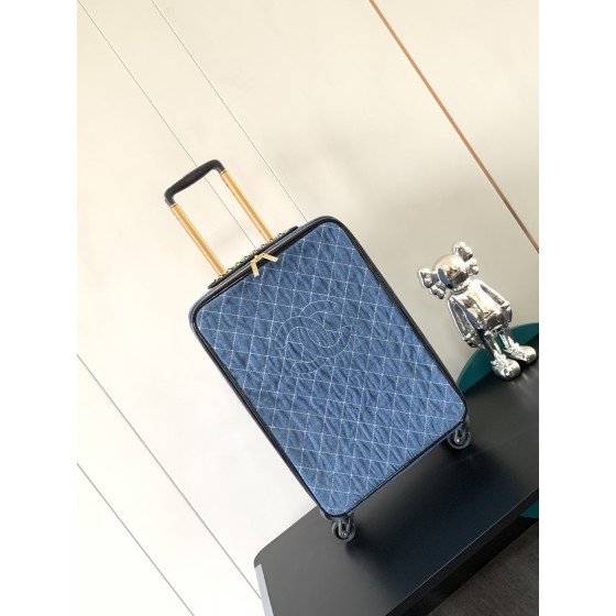 𝗖𝗛𝗔𝗡𝗘𝗟 Denim large double C trolley case