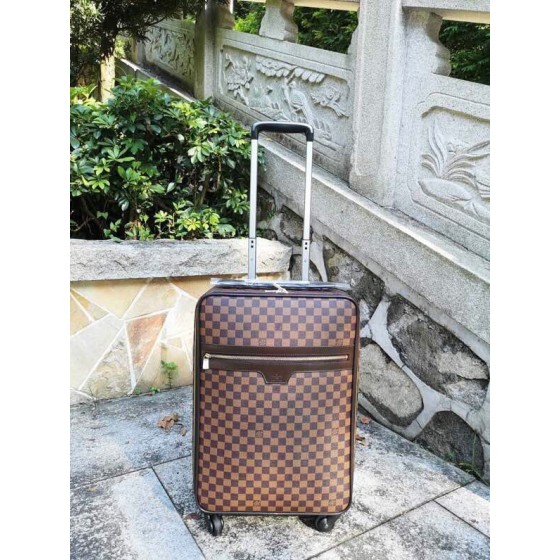 LOUIS VUITTON trapezoidal pull rod