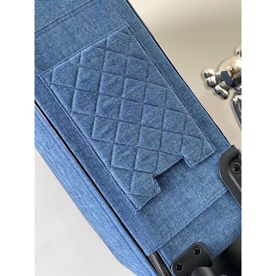 𝗖𝗛𝗔𝗡𝗘𝗟 trolley case