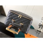 Western Europe 𝗖𝗛𝗔𝗡𝗘𝗟 Classic Rhombus Large Double C Trolley Case