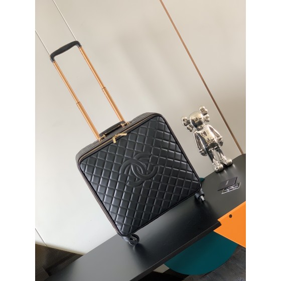 Western Europe 𝗖𝗛𝗔𝗡𝗘𝗟 Classic Rhombus Large Double C Trolley Case
