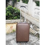 LOUIS VUITTON trapezoidal pull rod