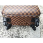 LOUIS VUITTON trapezoidal pull rod