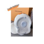 Can store coins Piggy bank