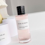 Fragrance family, singing and dancing girl