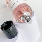 Fragrance family, singing and dancing girl