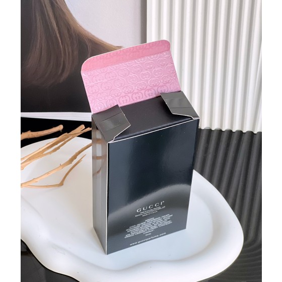 A hormonal challenge - a textured men's fragrance