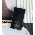 A hormonal challenge - a textured men's fragrance