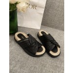 DIOR 𝟐𝟎𝟐𝟐/𝐒𝐒 𝐧𝐞𝐰 spring and summer sheepskin slippers