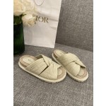 DIOR 𝟐𝟎𝟐𝟐/𝐒𝐒 𝐧𝐞𝐰 spring and summer sheepskin slippers